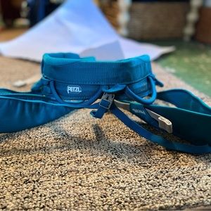 Petzl Luna size M-L Climbing Harness, brand new in bag